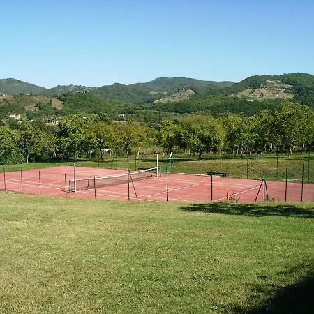 Country house Agriturismo Fattoria Le Case, Tuscany *