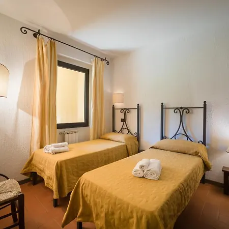 Agriturismo Fattoria Le Case, Tuscany *