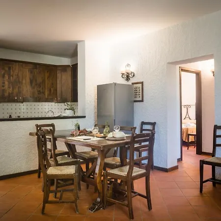 Country house Agriturismo Fattoria Le Case, Tuscany