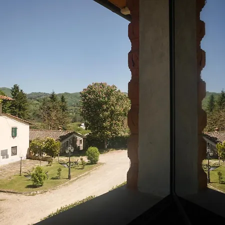 Country house Agriturismo Fattoria Le Case, Tuscany *