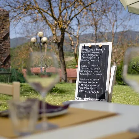 Country house Agriturismo Fattoria Le Case, Tuscany *