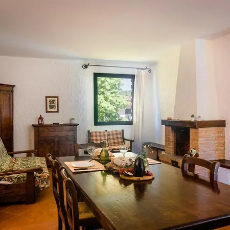 Country house Agriturismo Fattoria Le Case, Tuscany
